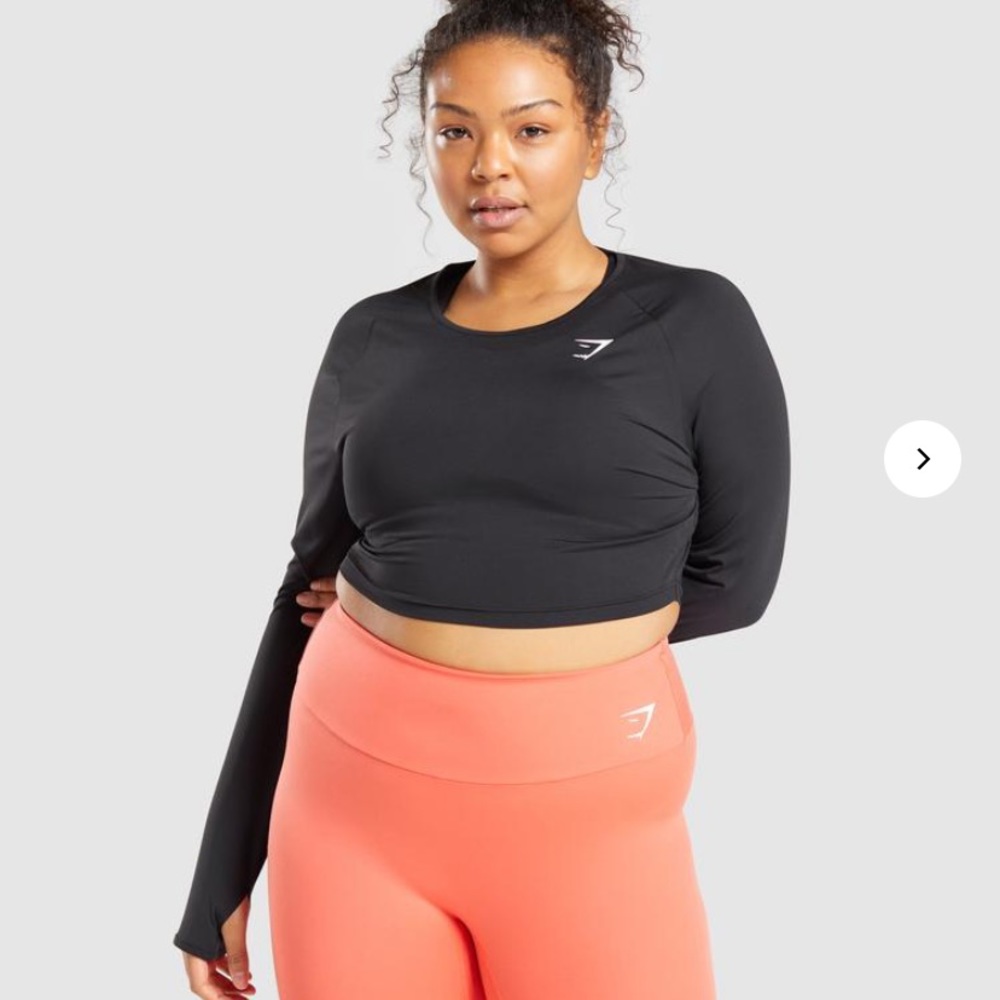 ✨black gymshark training long sleeve crop top✨